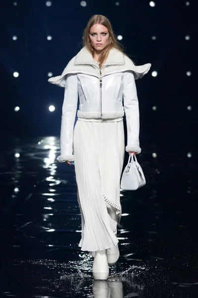 Look 43